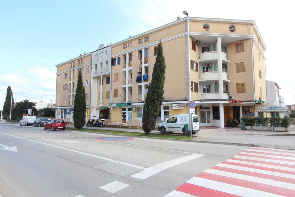 Room Roma Ровинь Экстерьер фото